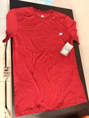 New Balance Red Short Sleeve Crew Neck T-Shirt (Maroon-Red)